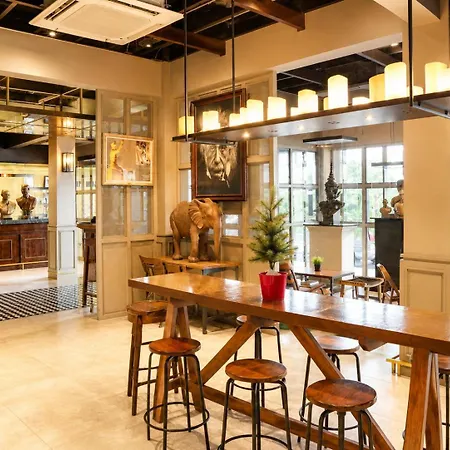 Trang Hotel, Bangkok